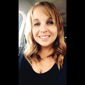 Meet your Posher, Andrea